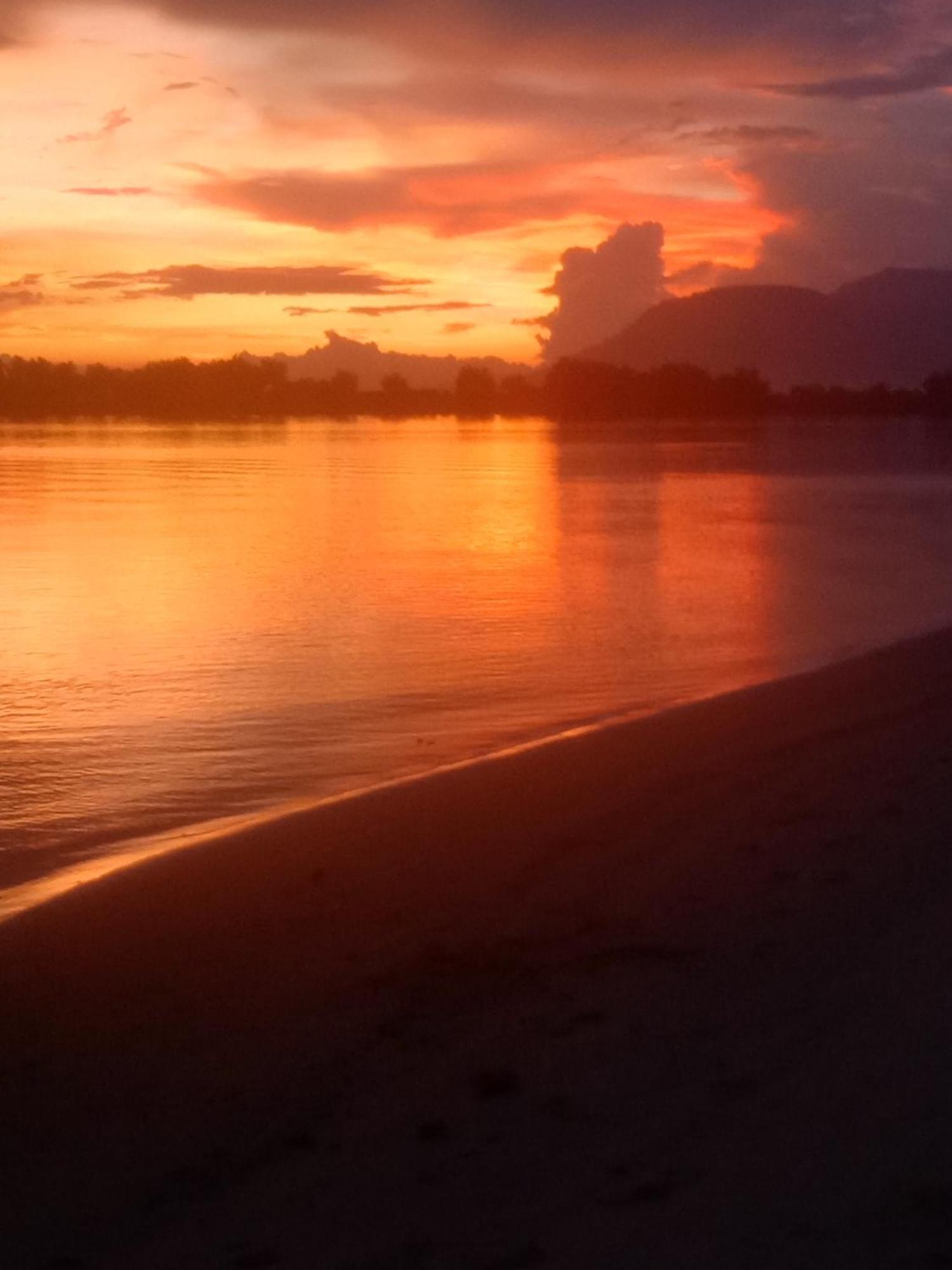 La Plage De Kampot By Lee & Hap Guest House Екстериор снимка