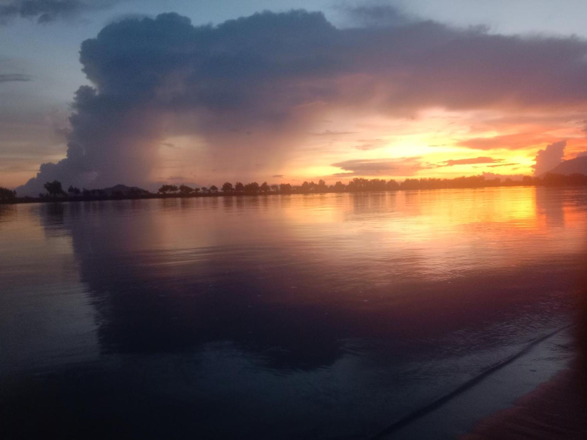 La Plage De Kampot By Lee & Hap Guest House Екстериор снимка