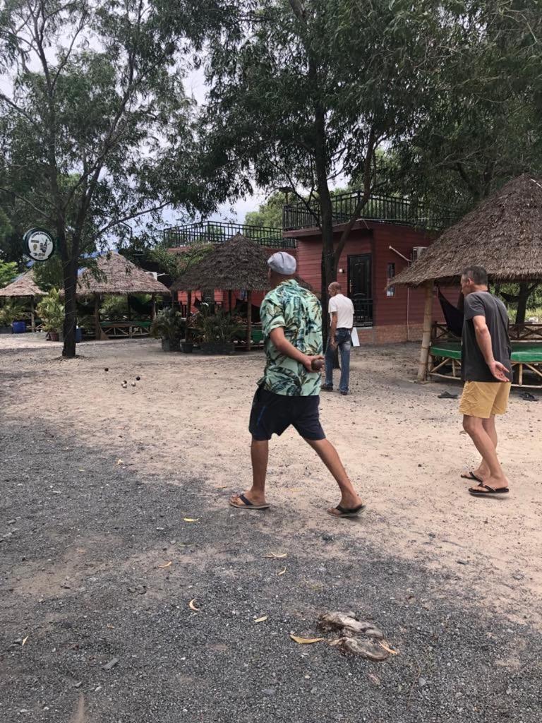 La Plage De Kampot By Lee & Hap Guest House Екстериор снимка