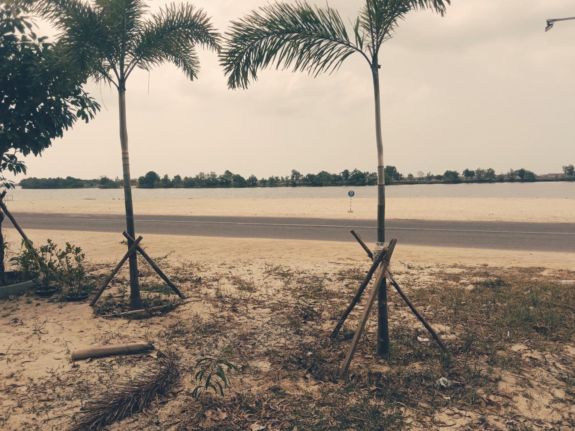 La Plage De Kampot By Lee & Hap Guest House Екстериор снимка