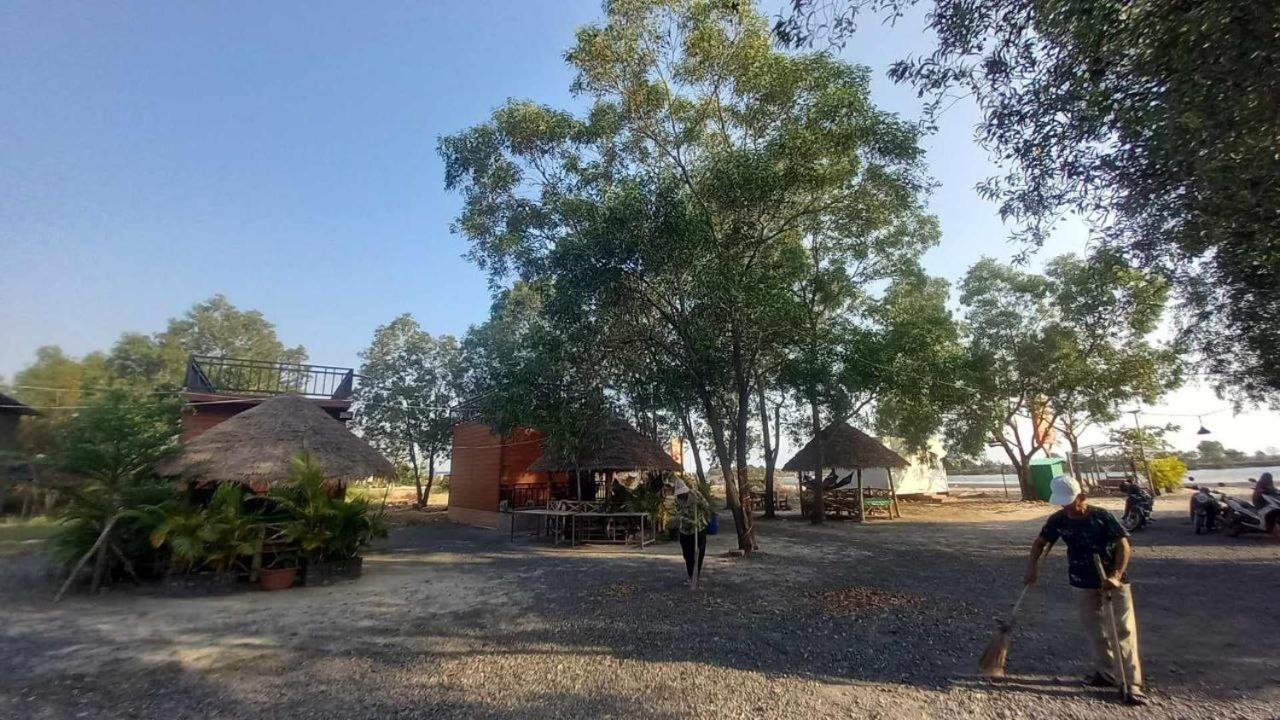 La Plage De Kampot By Lee & Hap Guest House Екстериор снимка