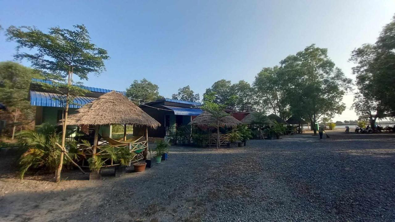 La Plage De Kampot By Lee & Hap Guest House Екстериор снимка